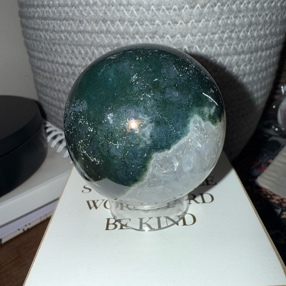 Moss agate sphere - Picture 5 of 5